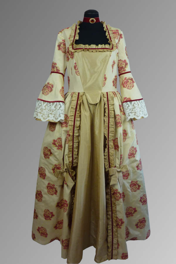 P1200593-rococo-900-600